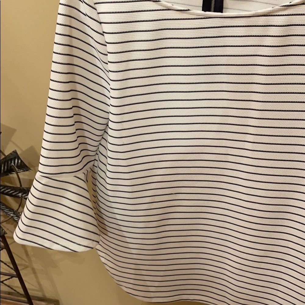 Women’s Quarter Sleeve Stripe Top - Picture 2 of 4